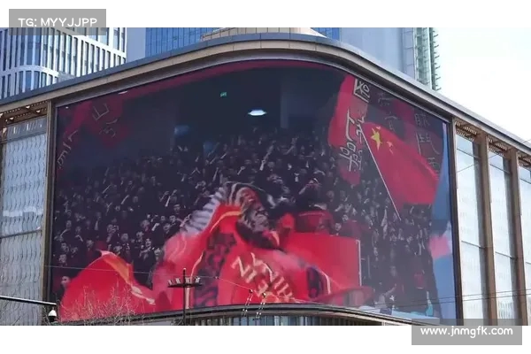 大莲花绽放血色浪漫 国足背水一战捍卫尊严